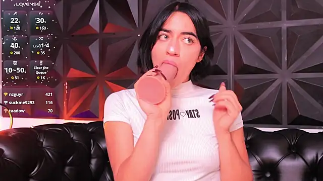 Snapshot of KasiaNoir_ chatting on 02.20.25 KasiaNoir online show from 02.20.25