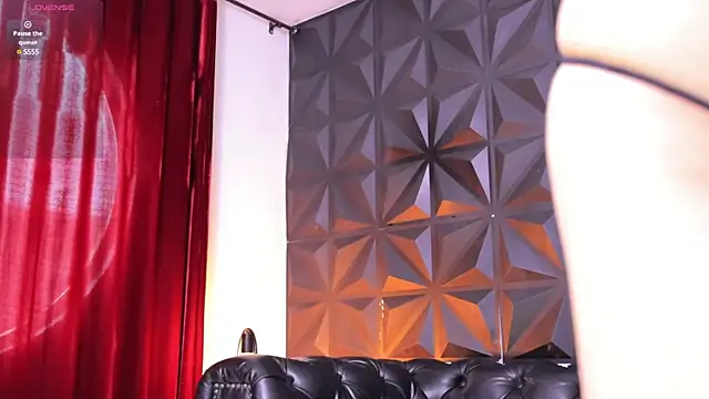 Snapshot of KasiaNoir_ chatting on 03.20.25 KasiaNoir online show from 03.20.25