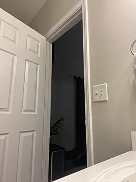 Snapshot of zeedafreakk chatting on 12.21.25 zeedafreakk online show from 12.21.25