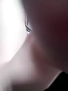 Snapshot of ngoclothingoc9en chatting on 03.14.25 ngoclothingoc9en online show from 03.14.25