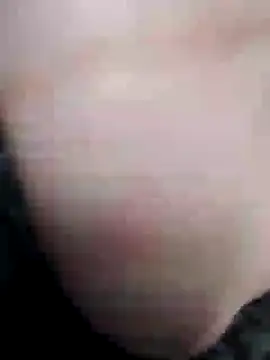 Snapshot of ngoclothingoc9en chatting on 03.19.25 ngoclothingoc9en online show from 03.19.25