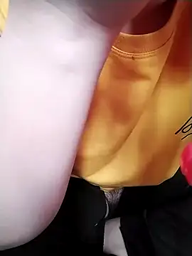 Snapshot of ngoclothingoc9en chatting on 03.23.25 ngoclothingoc9en online show from 03.23.25