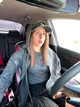 Snapshot of Marii_Ann chatting on 10.17.25 Marii Ann online show from 10.17.25