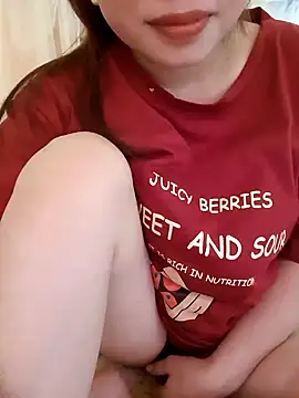 Snapshot of Shia011 chatting on 02.13.25 Shia011 online show from 02.13.25