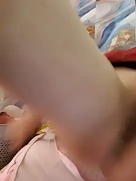 Snapshot of Shia011 chatting on 02.17.25 Shia011 online show from 02.17.25