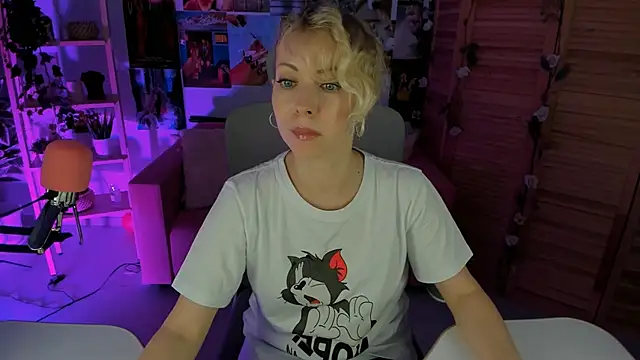 LylithSkye online show from 03.06.25