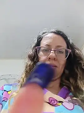 Snapshot of miss_hanna07 chatting on 10.22.25 miss hanna07 online show from 10.22.25