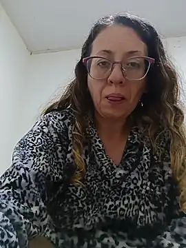 Snapshot of miss_hanna07 chatting on 10.28.25 miss hanna07 online show from 10.28.25