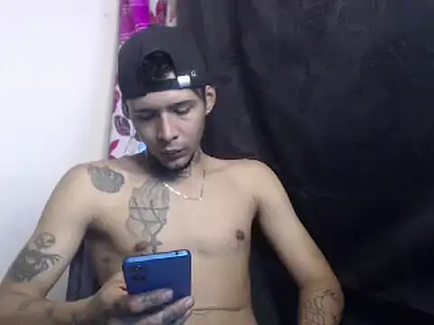 Snapshot of RickyGrey77 chatting on 12.02.24 RickyGrey77 online show from 12.02.24