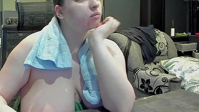 Snapshot of 1lindsey1 chatting on 02.10.25 1lindsey1 online show from 02.10.25