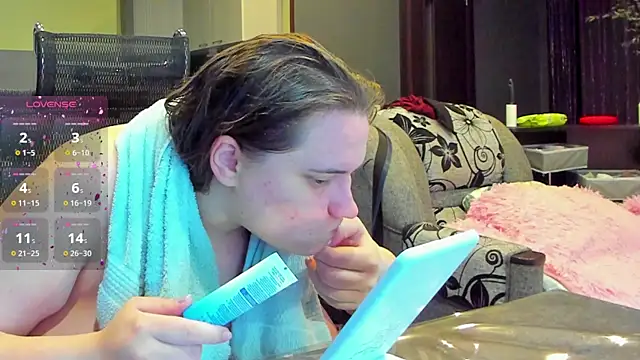 Snapshot of 1lindsey1 chatting on 09.10.25 1lindsey1 online show from 09.10.25