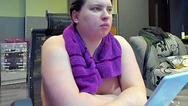 Snapshot of 1lindsey1 chatting on 09.30.25 1lindsey1 online show from 09.30.25