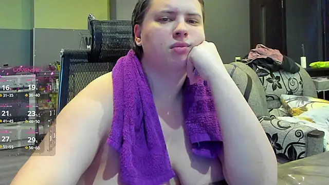 Snapshot of 1lindsey1 chatting on 10.01.25 1lindsey1 online show from 10.01.25