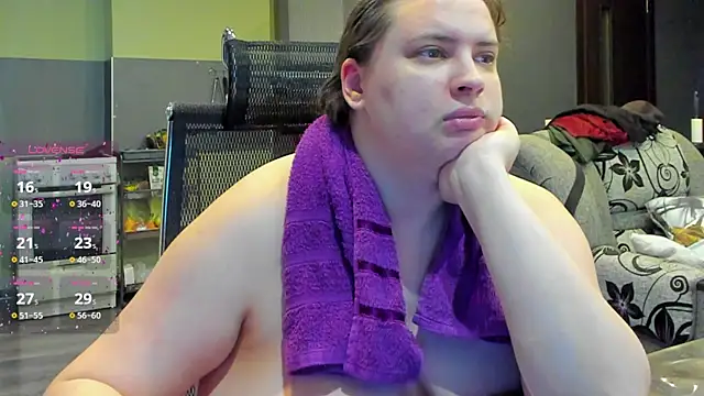 Snapshot of 1lindsey1 chatting on 10.04.25 1lindsey1 online show from 10.04.25