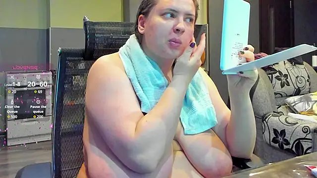 Snapshot of 1lindsey1 chatting on 10.15.25 1lindsey1 online show from 10.15.25