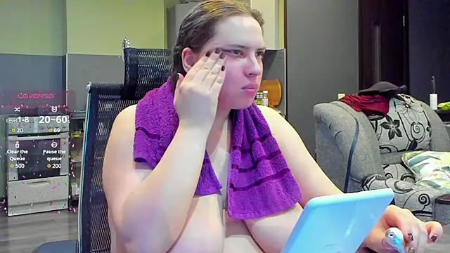 Snapshot of 1lindsey1 chatting on 11.03.25 1lindsey1 online show from 11.03.25