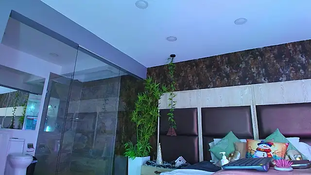 Snapshot of sophie_starx chatting on 12.07.24 sophie starx online show from 12.07.24