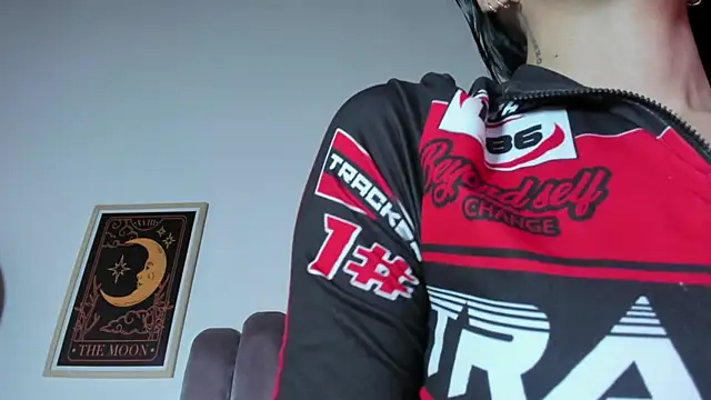 sky caroline online show from 02.18.26