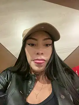 Effy Bonny online show from 02.05.25