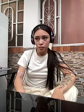 Effy Bonny online show from 09.18.25