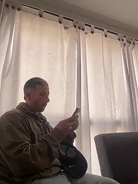 Snapshot of Joseph_and_Amy_ chatting on 01.08.25 Joseph and Amy online show from 01.08.25