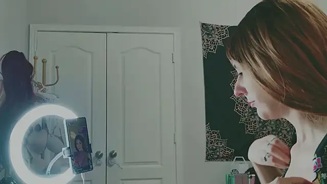 Snapshot of MissyRoulette chatting on 11.13.25 MissyRoulette online show from 11.13.25