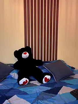 Snapshot of _Shara_Handal_ chatting on 10.02.25 Shara Handal online show from 10.02.25