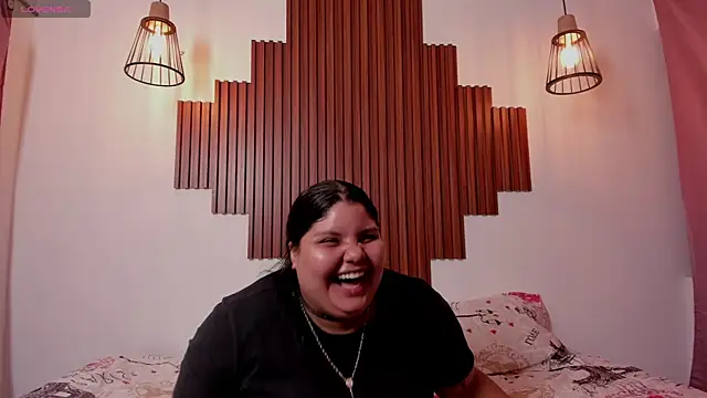 Snapshot of _Shara_Handal_ chatting on 11.10.25 Shara Handal online show from 11.10.25