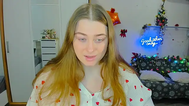 Snapshot of Demure_Smile chatting on 12.02.24 Demure Smile online show from 12.02.24