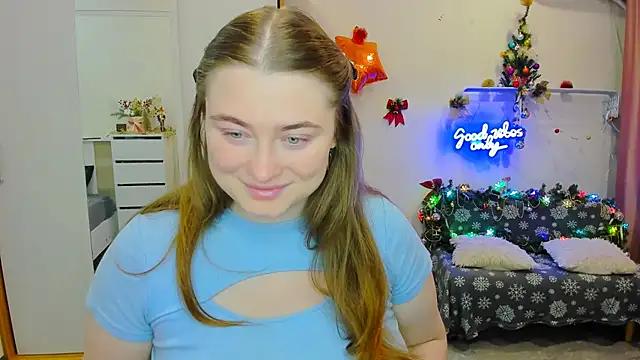 Snapshot of Demure_Smile chatting on 12.03.24 Demure Smile online show from 12.03.24