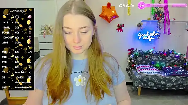 Snapshot of Demure_Smile chatting on 12.22.24 Demure Smile online show from 12.22.24