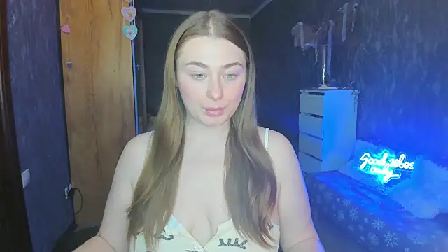 Snapshot of Demure_Smile chatting on 02.26.25 Demure Smile online show from 02.26.25