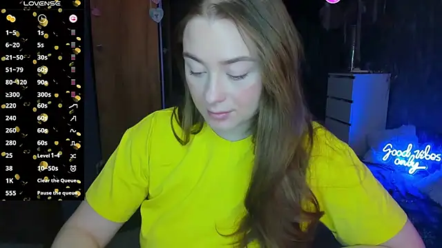 Snapshot of Demure_Smile chatting on 03.10.25 Demure Smile online show from 03.10.25