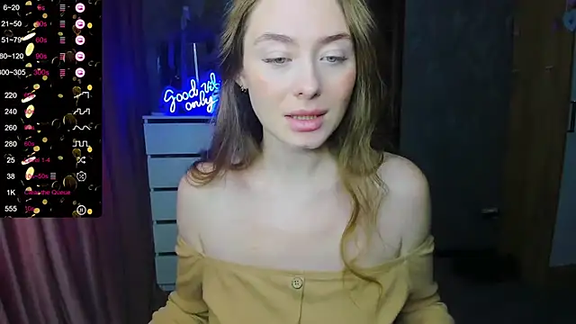 Snapshot of Demure_Smile chatting on 09.15.25 Demure Smile online show from 09.15.25