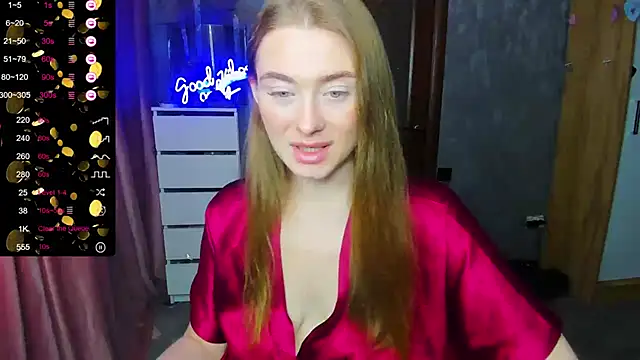 Snapshot of Demure_Smile chatting on 09.20.25 Demure Smile online show from 09.20.25