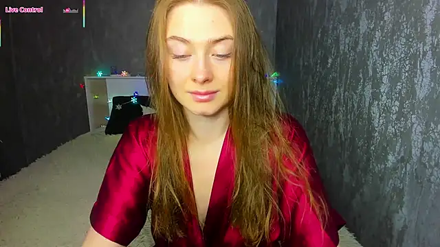 Snapshot of Demure_Smile chatting on 09.28.25 Demure Smile online show from 09.28.25