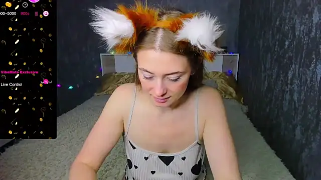 Snapshot of Demure_Smile chatting on 11.09.25 Demure Smile online show from 11.09.25