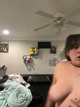 Snapshot of ThicBunz chatting on 02.16.25 ThicBunz online show from 02.16.25