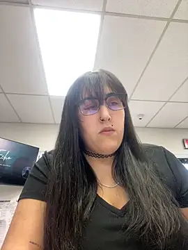 Snapshot of ThicBunz chatting on 02.16.25 ThicBunz online show from 02.16.25