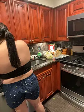 Snapshot of ThicBunz chatting on 02.17.25 ThicBunz online show from 02.17.25