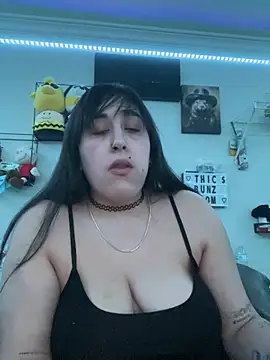 Snapshot of ThicBunz chatting on 02.18.25 ThicBunz online show from 02.18.25