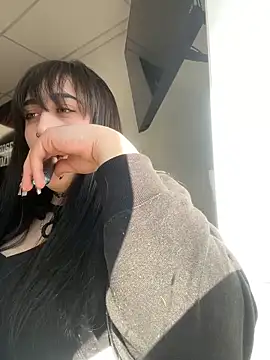 Snapshot of ThicBunz chatting on 02.20.25 ThicBunz online show from 02.20.25