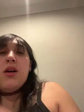 Snapshot of ThicBunz chatting on 02.21.25 ThicBunz online show from 02.21.25