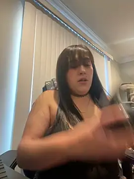 Snapshot of ThicBunz chatting on 02.21.25 ThicBunz online show from 02.21.25