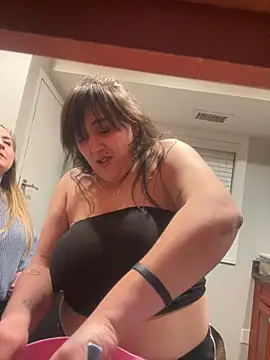 Snapshot of ThicBunz chatting on 03.01.25 ThicBunz online show from 03.01.25