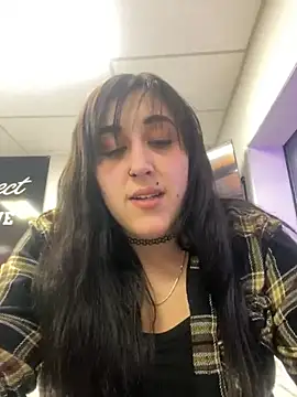 Snapshot of ThicBunz chatting on 03.03.25 ThicBunz online show from 03.03.25