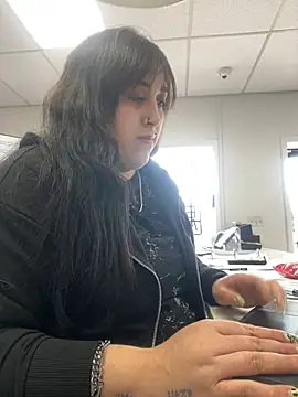 Snapshot of ThicBunz chatting on 03.04.25 ThicBunz online show from 03.04.25