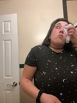 Snapshot of ThicBunz chatting on 03.05.25 ThicBunz online show from 03.05.25