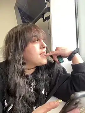 Snapshot of ThicBunz chatting on 03.05.25 ThicBunz online show from 03.05.25