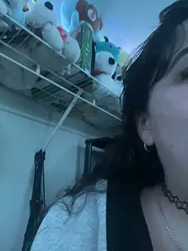 Snapshot of ThicBunz chatting on 03.08.25 ThicBunz online show from 03.08.25